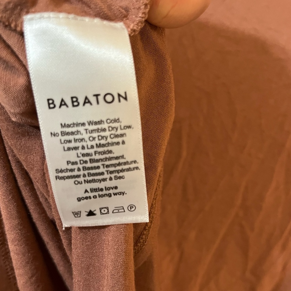 Aritzia Babaton Blouse - Picture 5 of 6